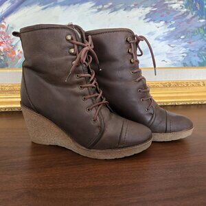 Brown leather boot wedges - sherpa lined
